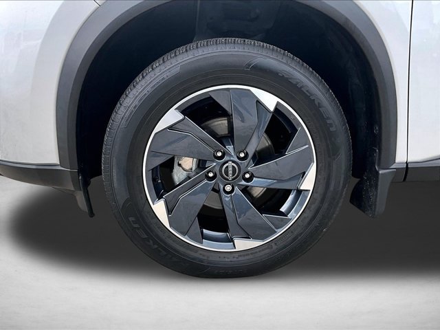 Used 2024 Nissan Rogue SV FWD image 10