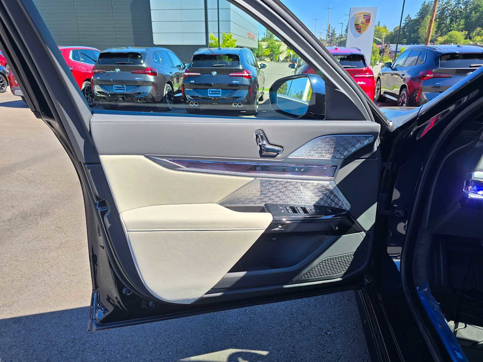 New 2025 BMW 750e xDrive 750e xDrive w/ Executive Package image 20