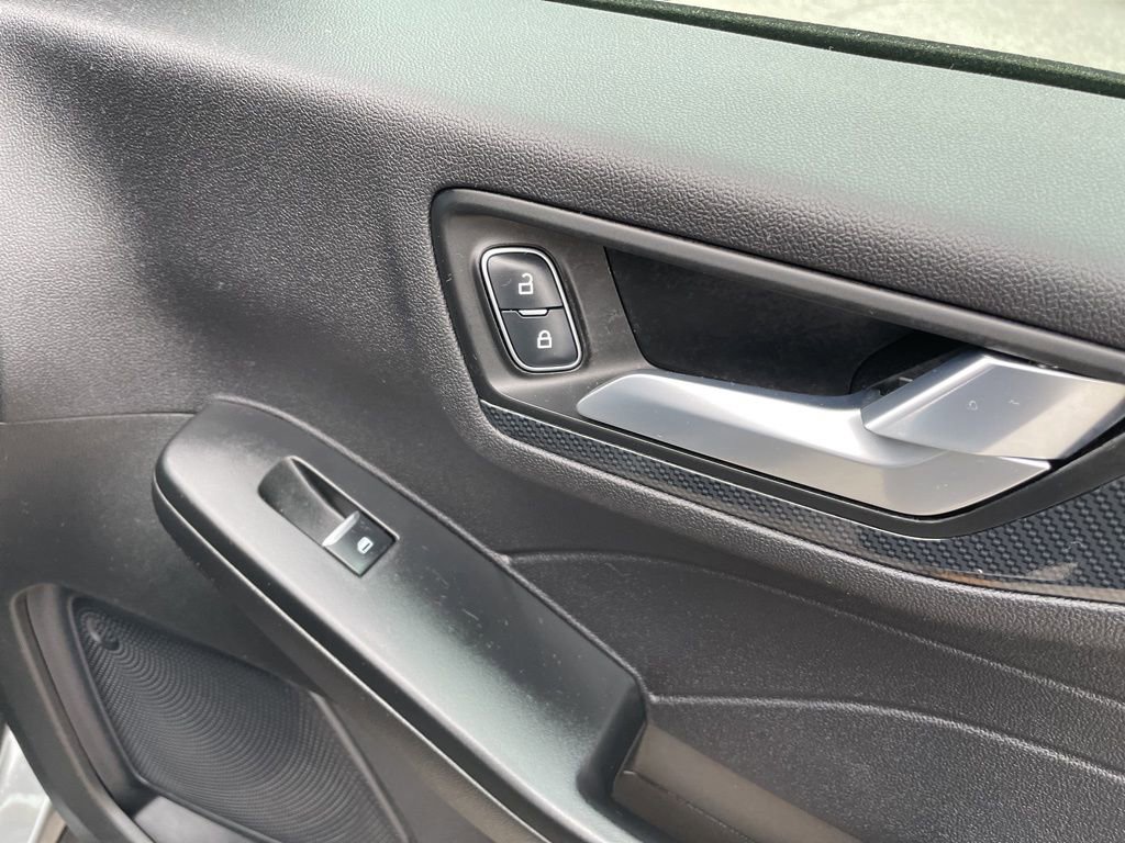 Used 2025 Ford Escape ST-Line w/ Equipment Group 301A image 30