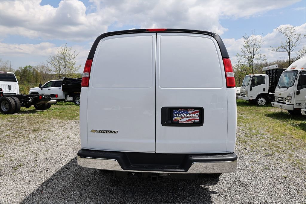 New 2026 Chevrolet Express 2500 w/ Driver Convenience Package RWD image 5