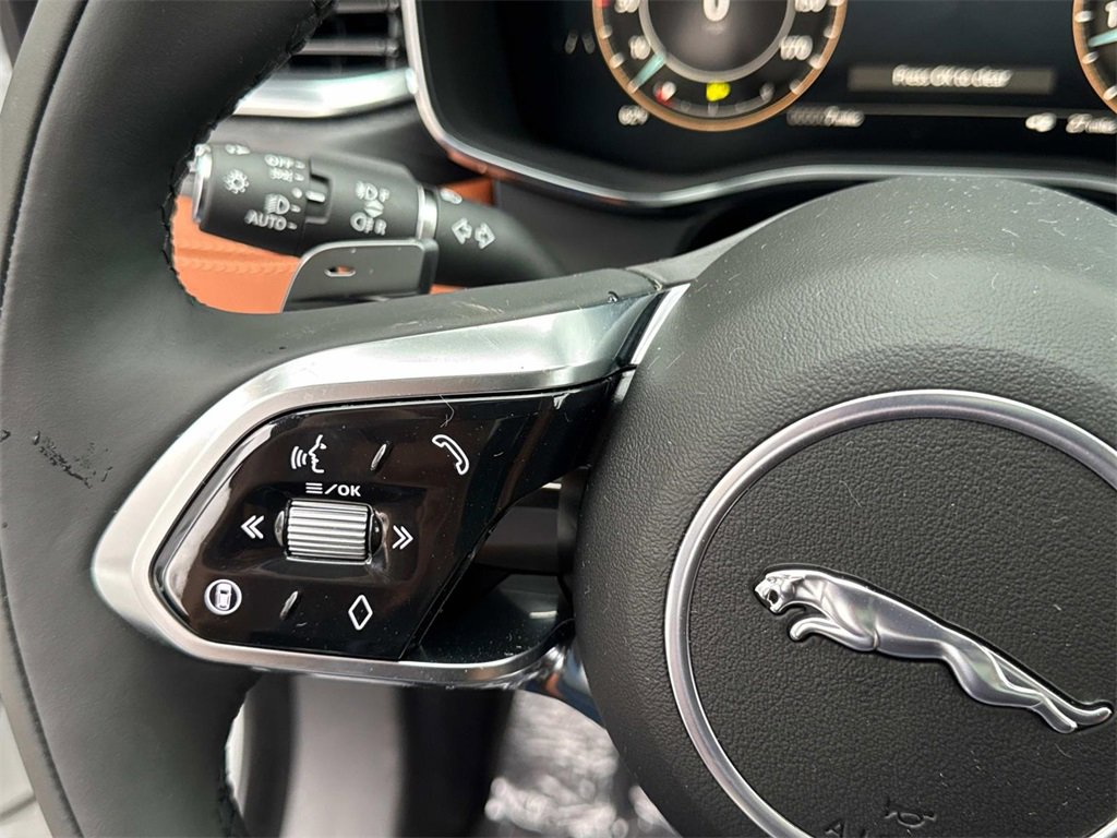 New 2026 Jaguar F-PACE R-Dynamic S image 27