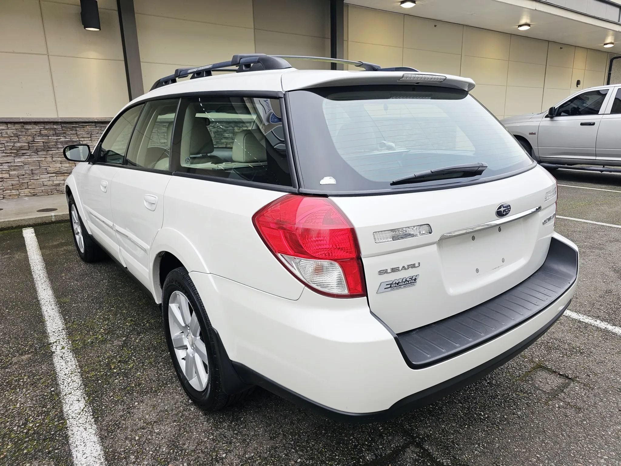 Used 2008 Subaru Outback 2.5i Limited L.L. Bean AWD/4WD image 3