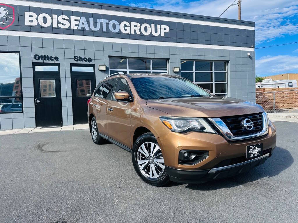 Used 2017 Nissan Pathfinder SL w/ SL Tech Package AWD/4WD image 1