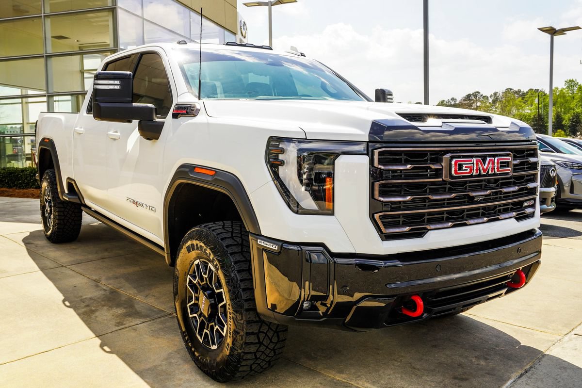 Used 2026 GMC Sierra 2500 AT4X AWD/4WD image 4