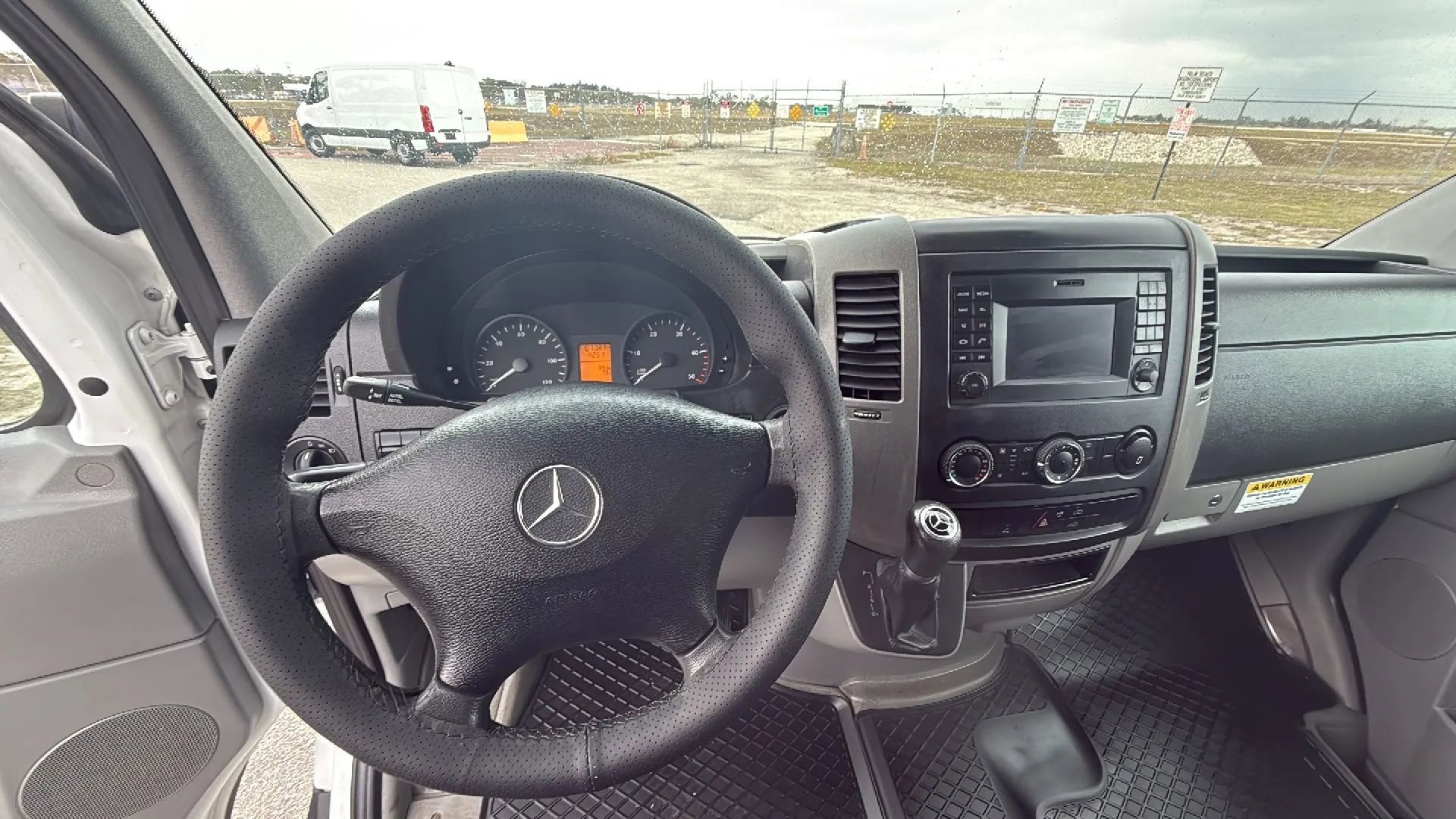 Used 2017 Mercedes-Benz Sprinter 2500 image 15