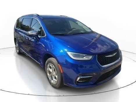 Used 2021 Chrysler Pacifica Limited AWD/4WD image 3