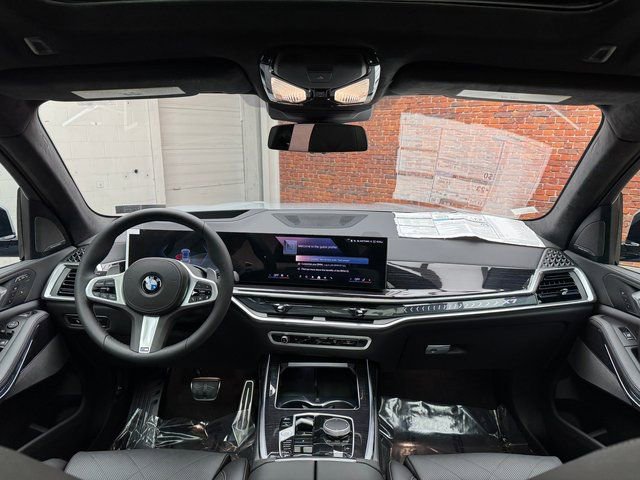 Used 2026 BMW X7 xDrive40i w/ M Sport Package AWD/4WD image 12