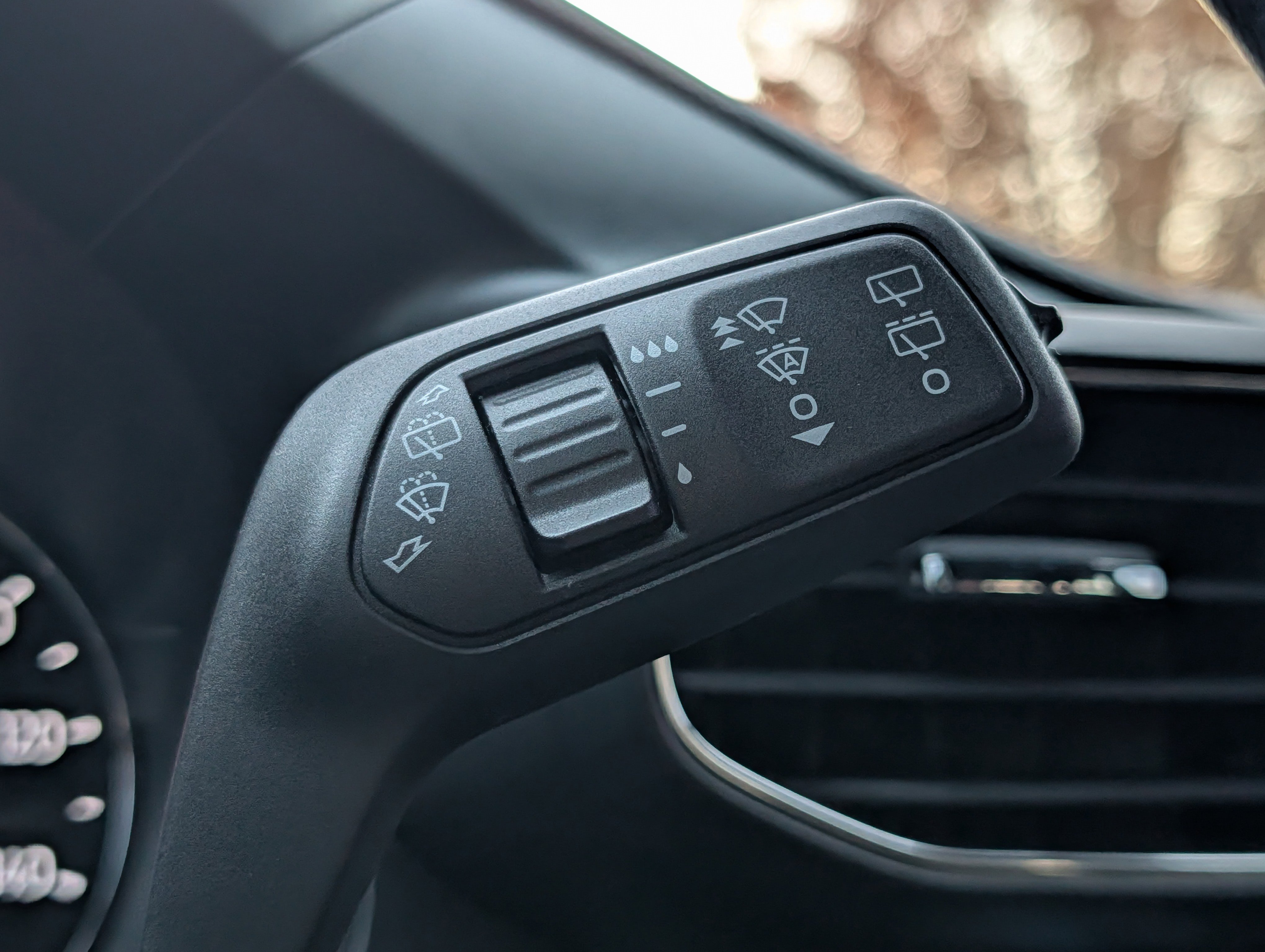 Used 2023 Ford Explorer ST-Line image 29