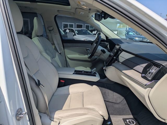 Certified 2025 Volvo XC90 T8 Ultra w/ Lounge Package AWD/4WD image 29