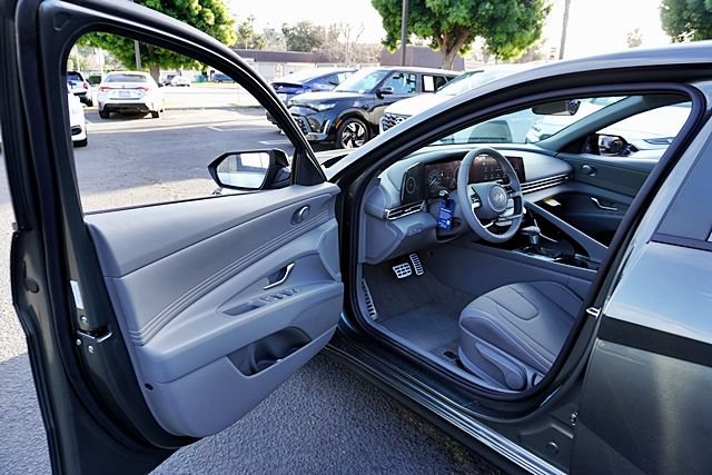 New 2026 Hyundai Elantra Sport FWD image 39