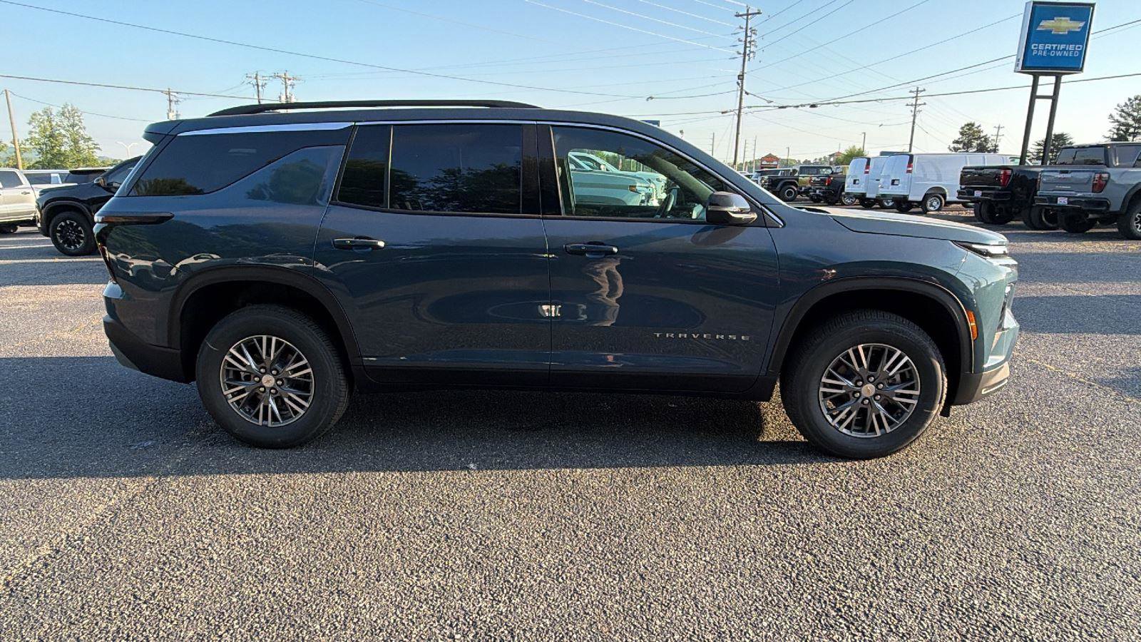 New 2026 Chevrolet Traverse LT FWD image 28