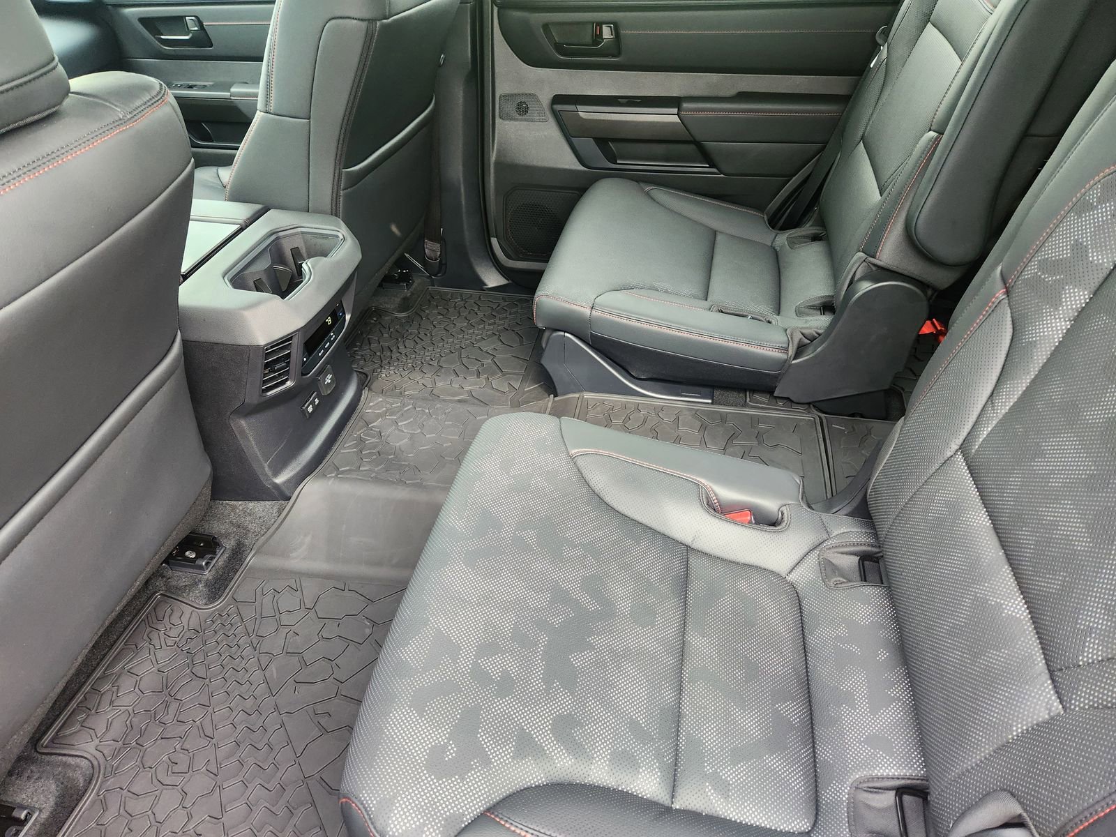 Used 2025 Toyota Sequoia TRD Pro AWD/4WD image 33