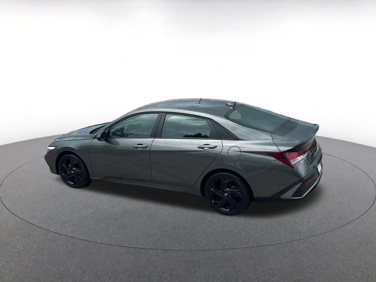 Used 2026 Hyundai Elantra Sport FWD image 10