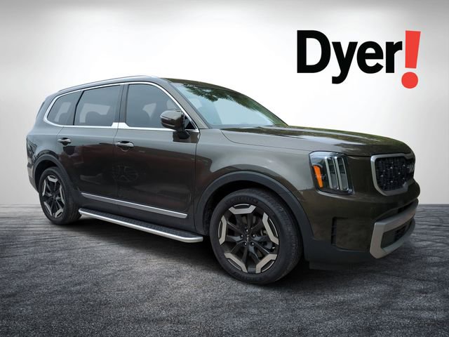 Used 2023 Kia Telluride EX w/ EX Captain's Chair Package image 1