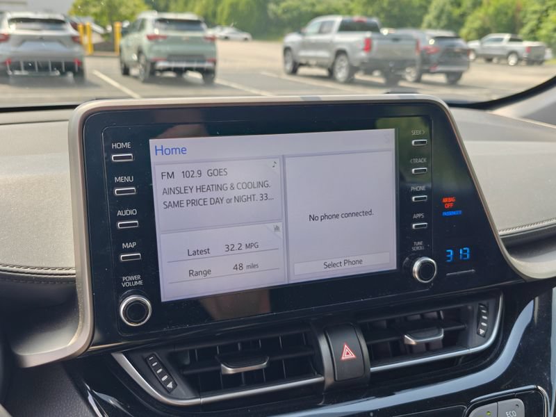 Used 2019 Toyota C-HR XLE FWD image 11