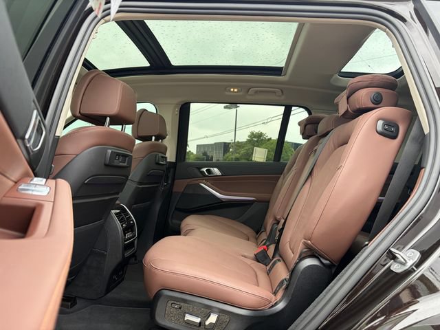 Used 2022 BMW X7 xDrive40i w/ Executive Package AWD/4WD image 32