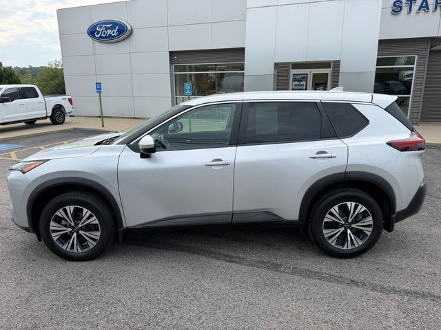 Used 2022 Nissan Rogue SV AWD/4WD image 2