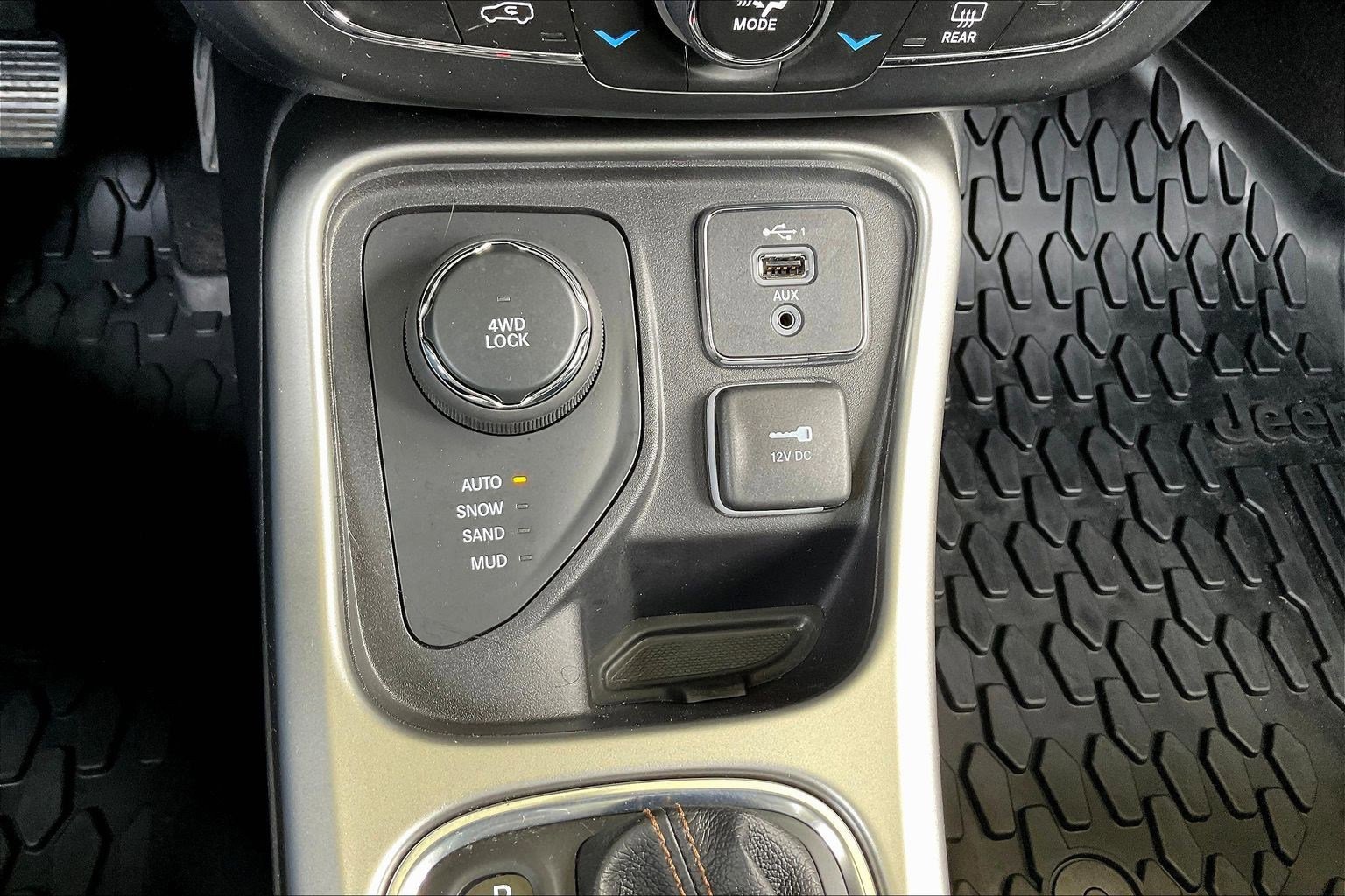 Used 2021 Jeep Compass Latitude w/ Sun and Sound Group AWD/4WD image 15