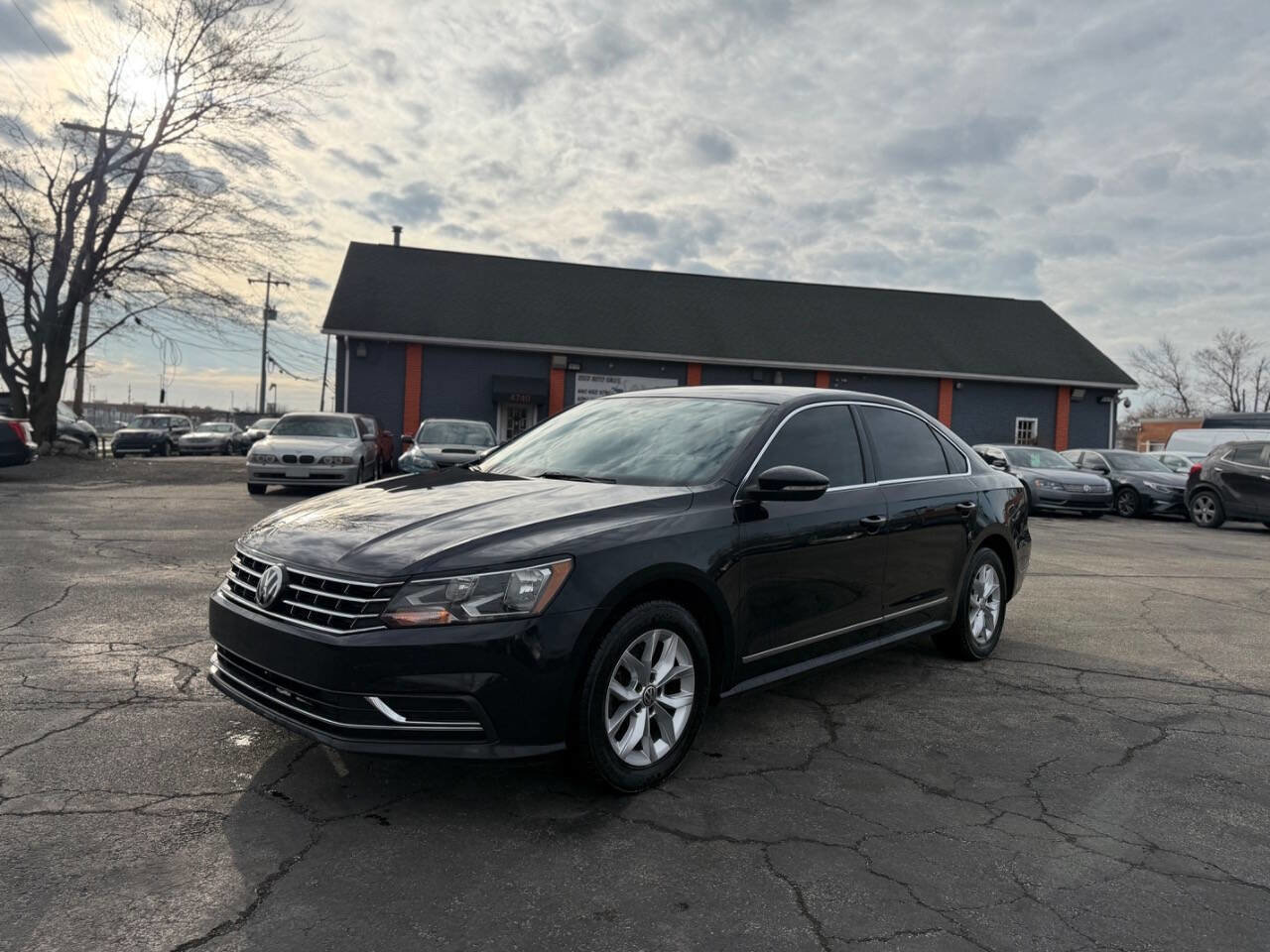 Used 2017 Volkswagen Passat 1.8T S image 8