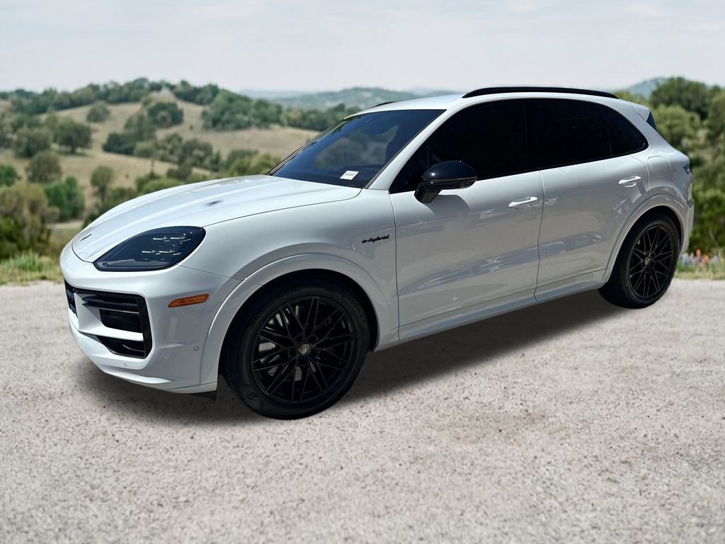 Used 2025 Porsche Cayenne Turbo AWD/4WD image 3