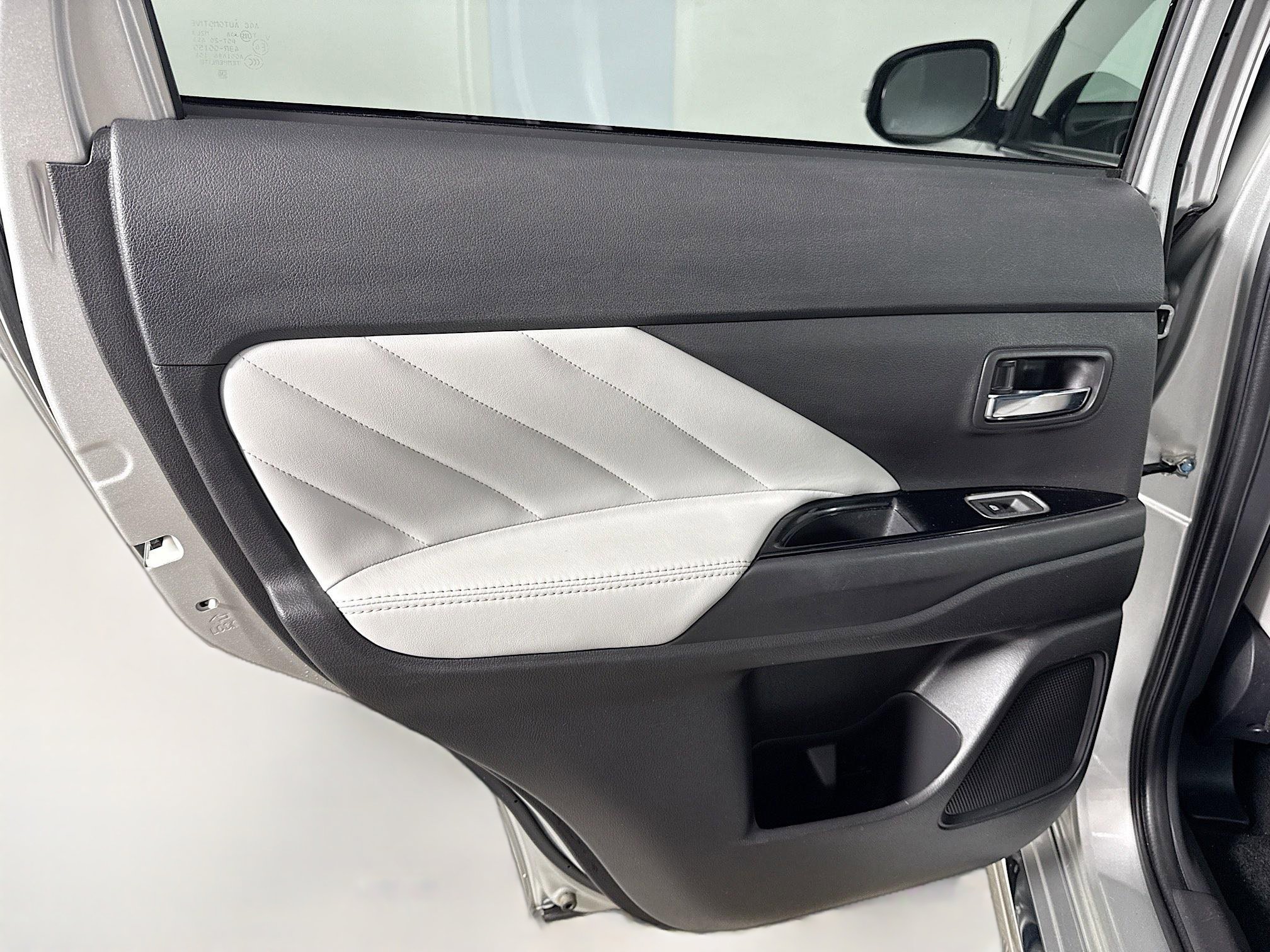 Used 2022 Mitsubishi Outlander SEL image 26