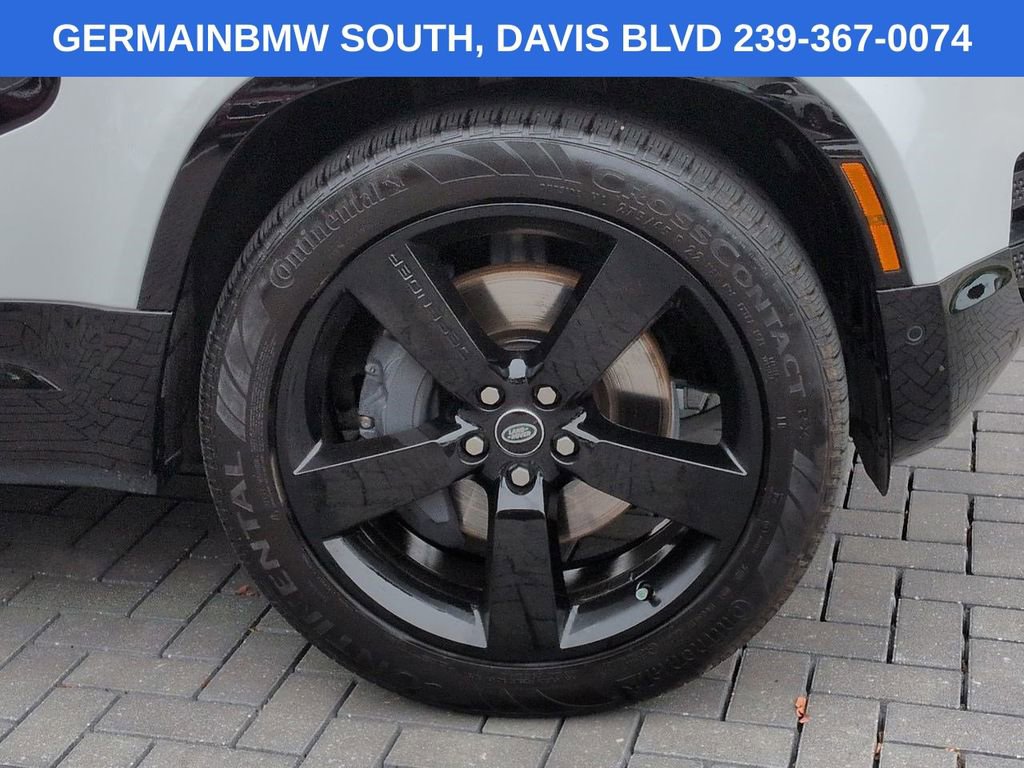 Used 2024 Land Rover Defender 110 X-Dynamic SE AWD/4WD image 12