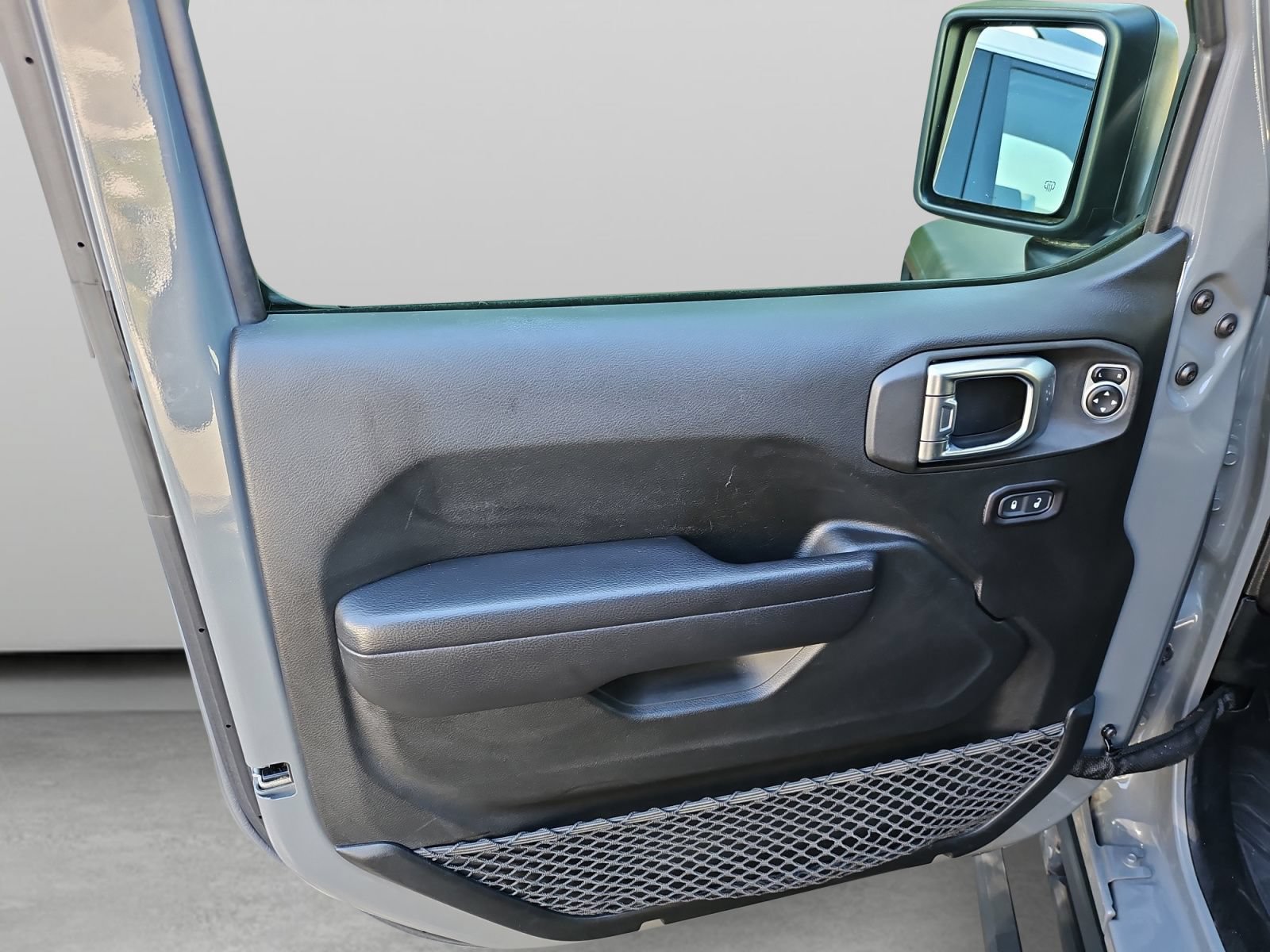 Used 2018 Jeep Wrangler Unlimited Sport S AWD/4WD image 32