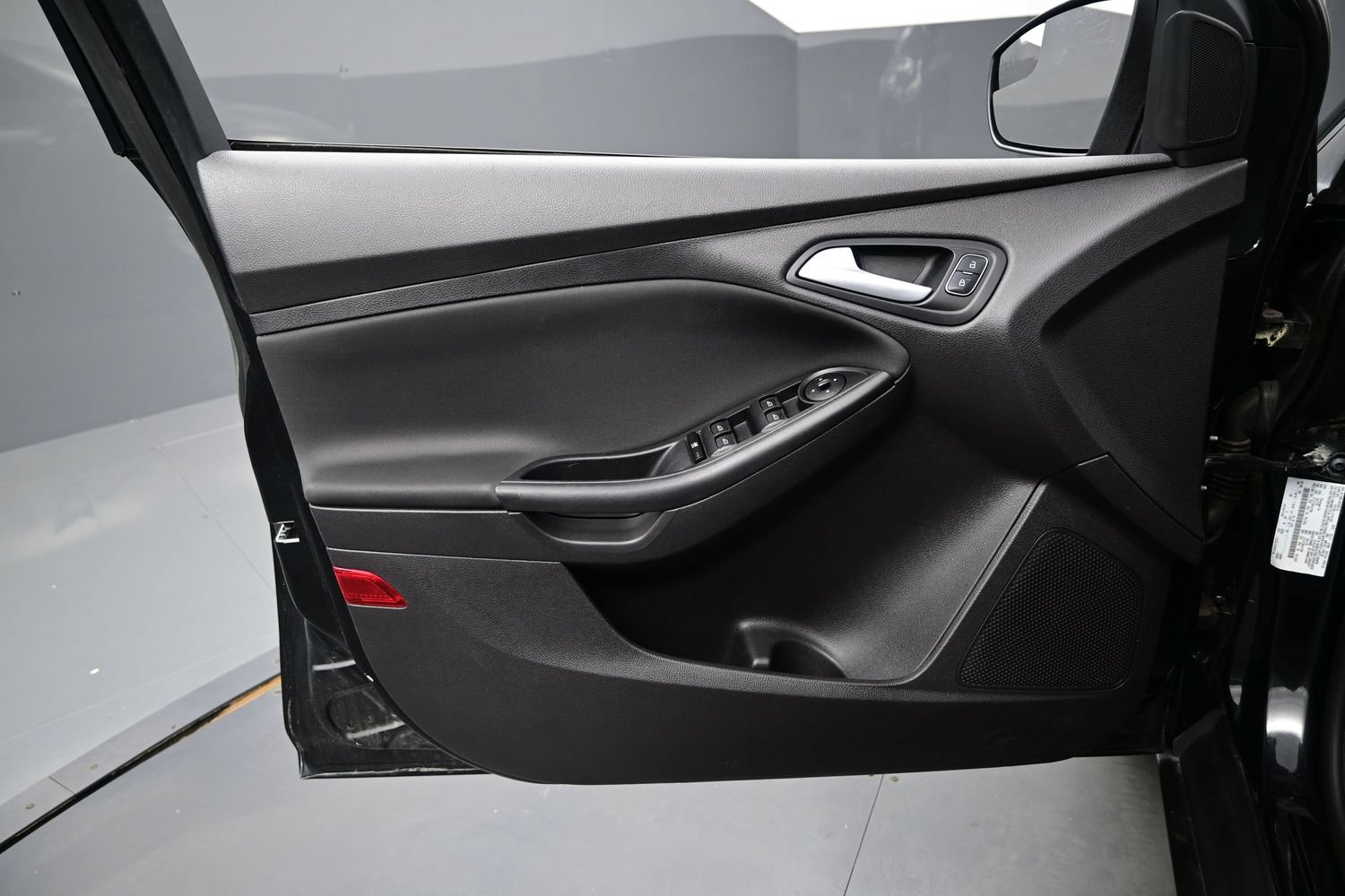 Used 2015 Ford Focus SE FWD image 9