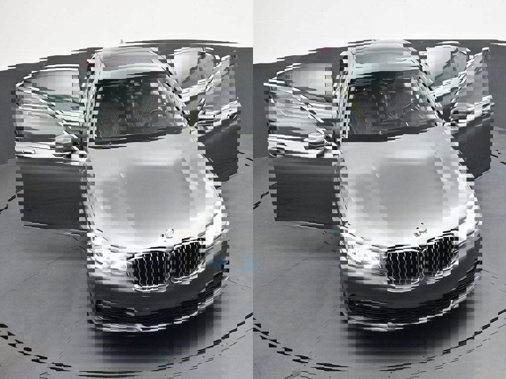 Used 2016 BMW 740i RWD image 41