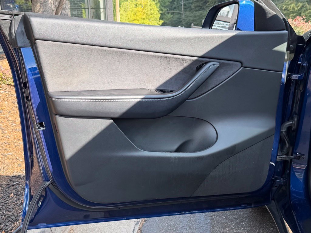 Used 2020 Tesla Model Y Long Range AWD/4WD image 28