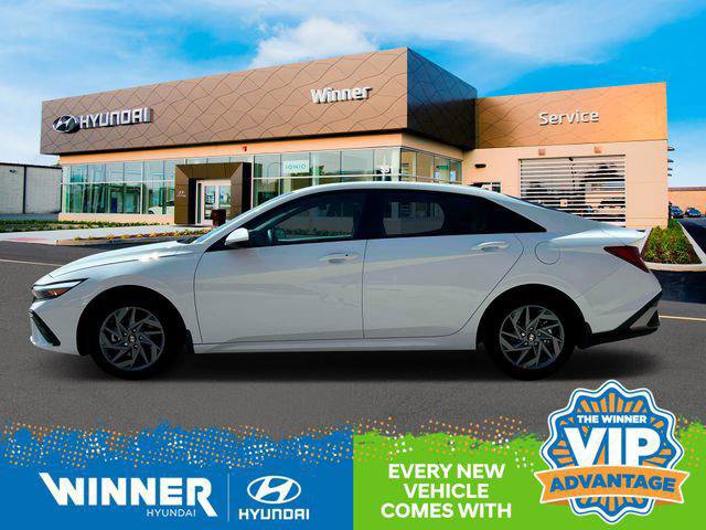 New 2025 Hyundai Elantra Blue image 3