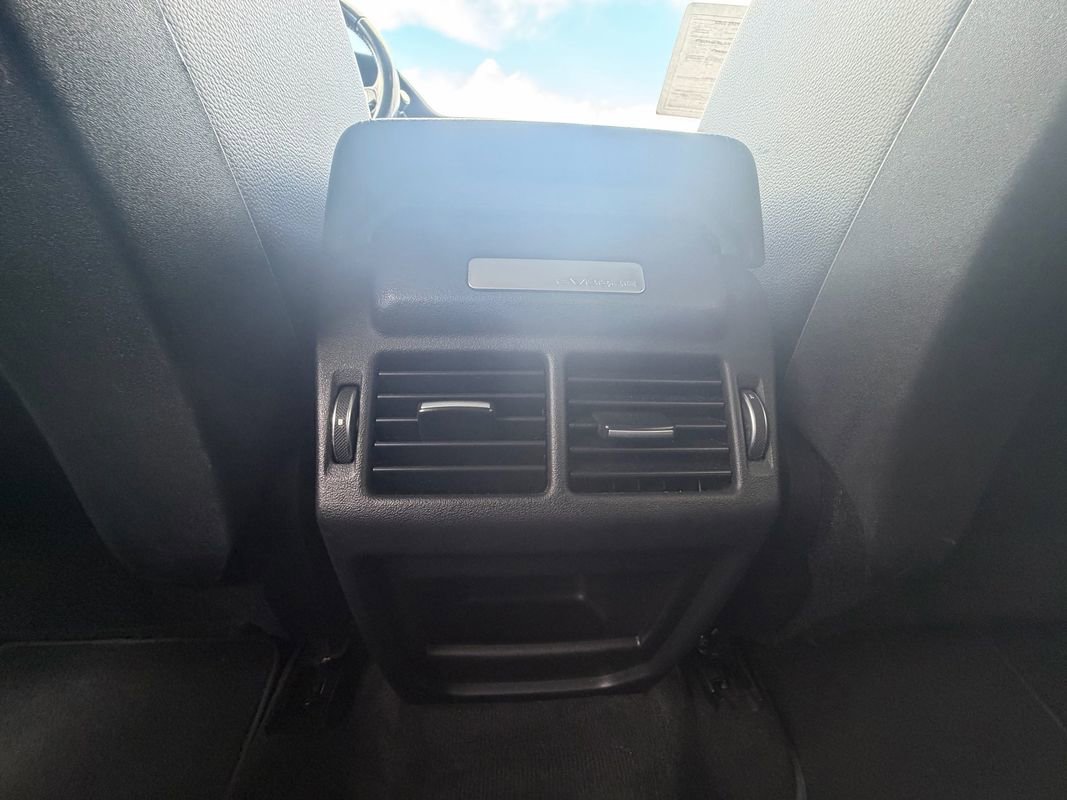 Used 2019 Land Rover Range Rover Evoque SE image 14