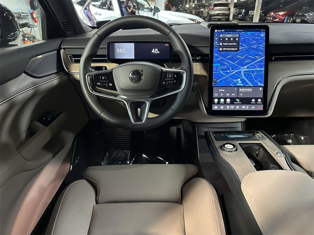 Used 2025 Volvo EX90 Plus image 2
