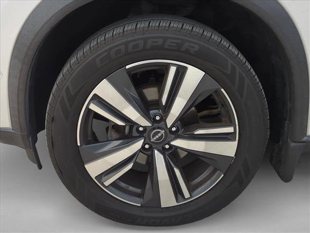 Used 2023 Nissan Rogue SL w/ SL Premium Package image 9