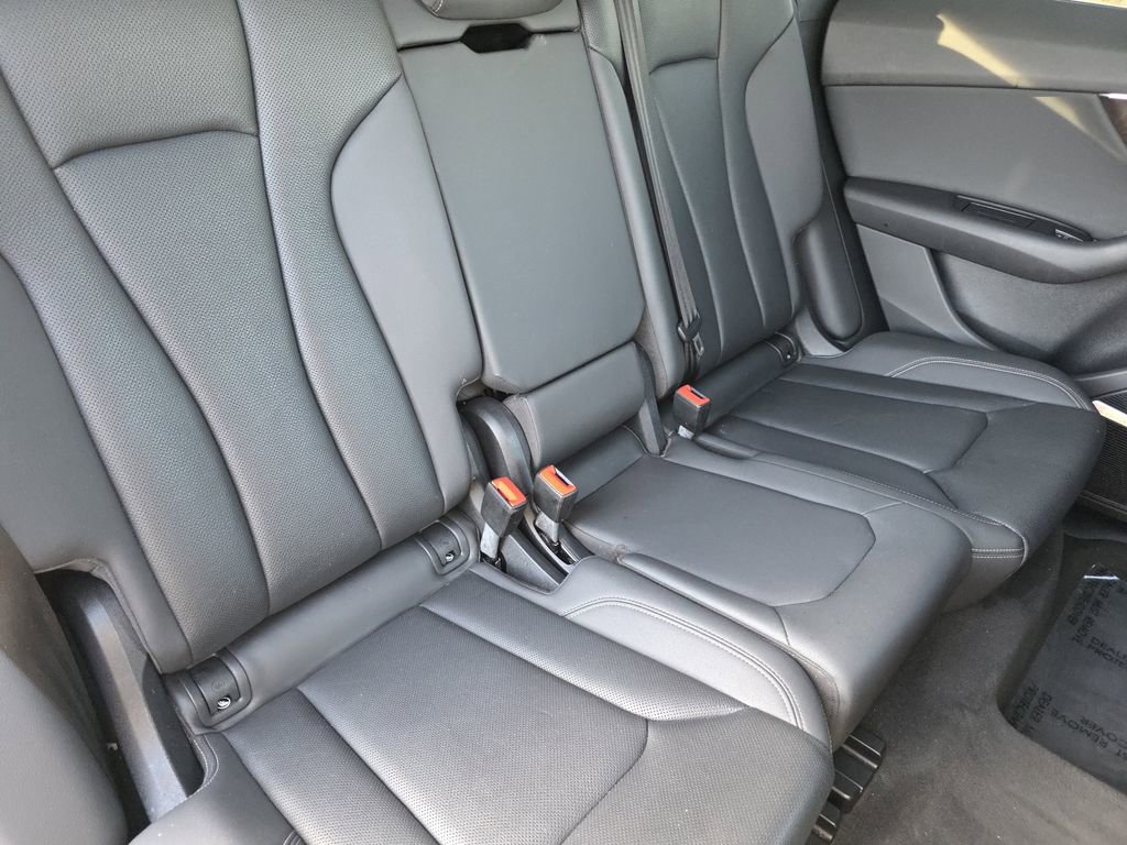 Used 2020 Audi Q8 Premium Plus w/ Premium Plus Package image 24