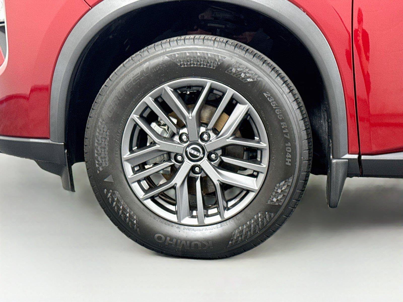 Used 2026 Nissan Rogue S FWD image 38