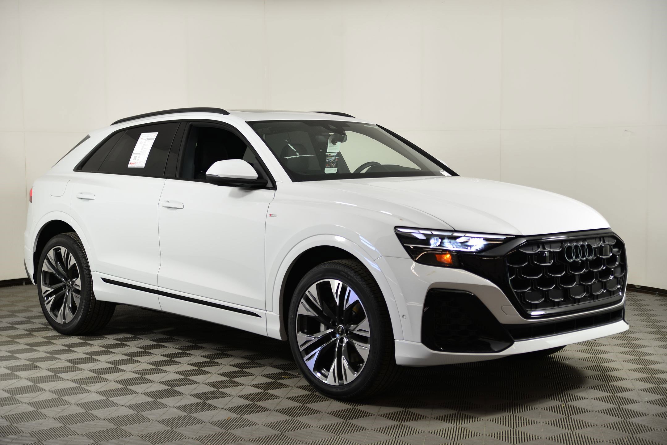 New 2026 Audi Q8 Premium Plus image 6