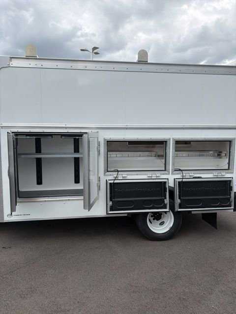 New 2027 Ford E-450 and Econoline 450 Super Duty w/ Power Equipment Group RWD image 10
