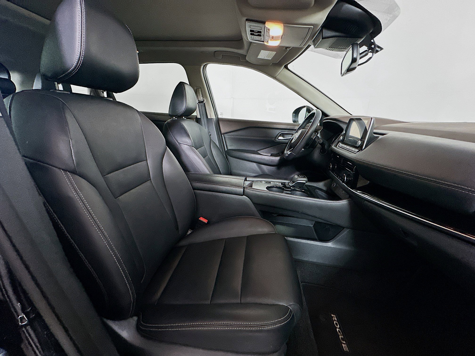 Used 2023 Nissan Rogue SL image 31