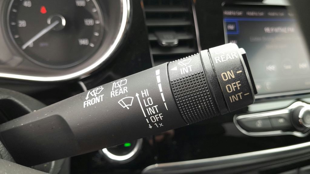 Used 2022 Buick Encore Preferred w/ Safety Package image 27