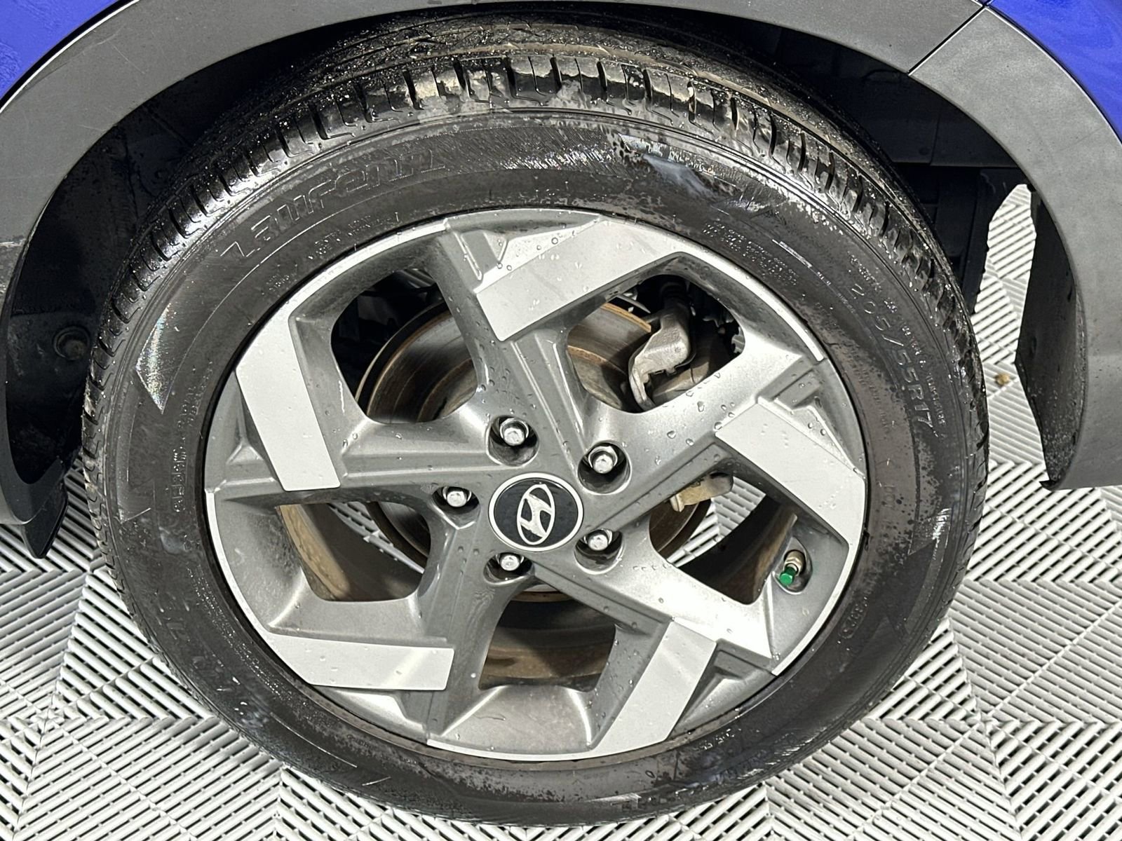 Used 2022 Hyundai Venue SEL FWD image 10