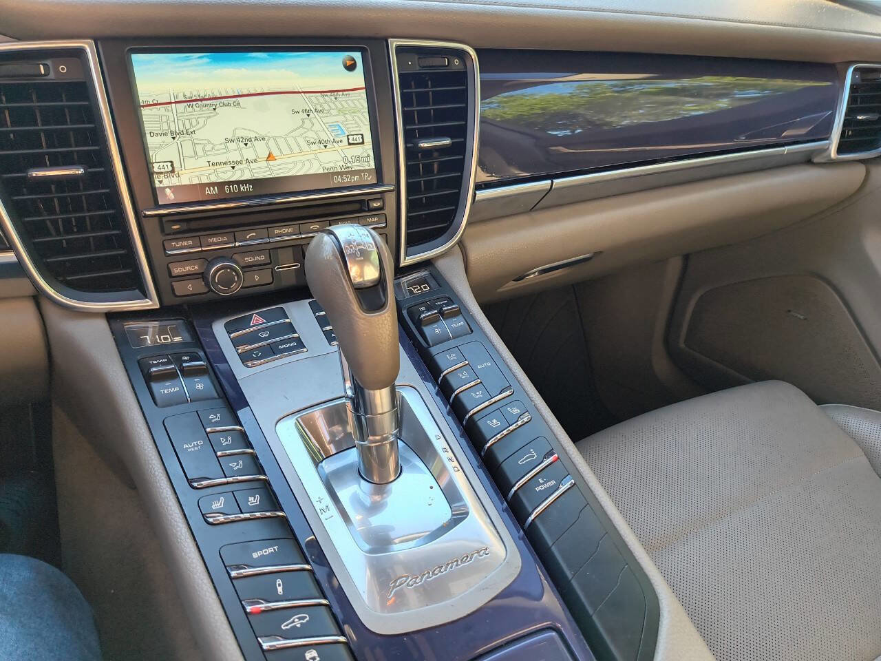 Used 2013 Porsche Panamera S w/ Comfort Pkg image 41