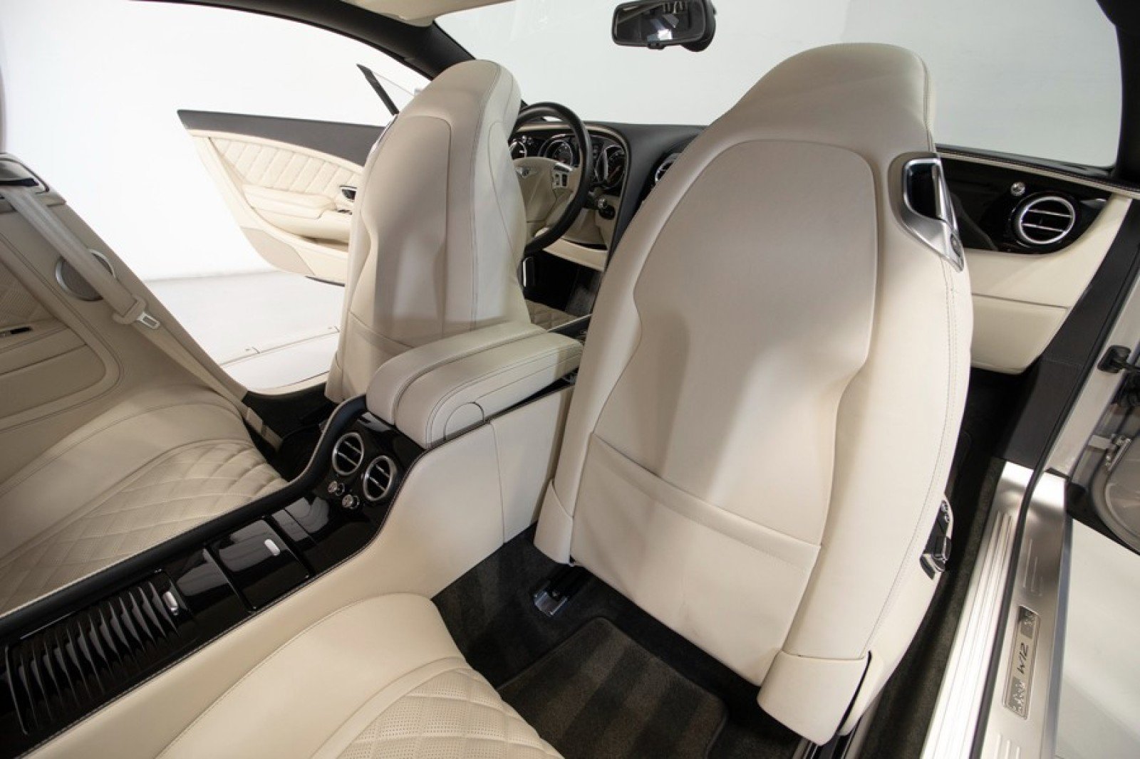 Used 2017 Bentley Continental GT image 51