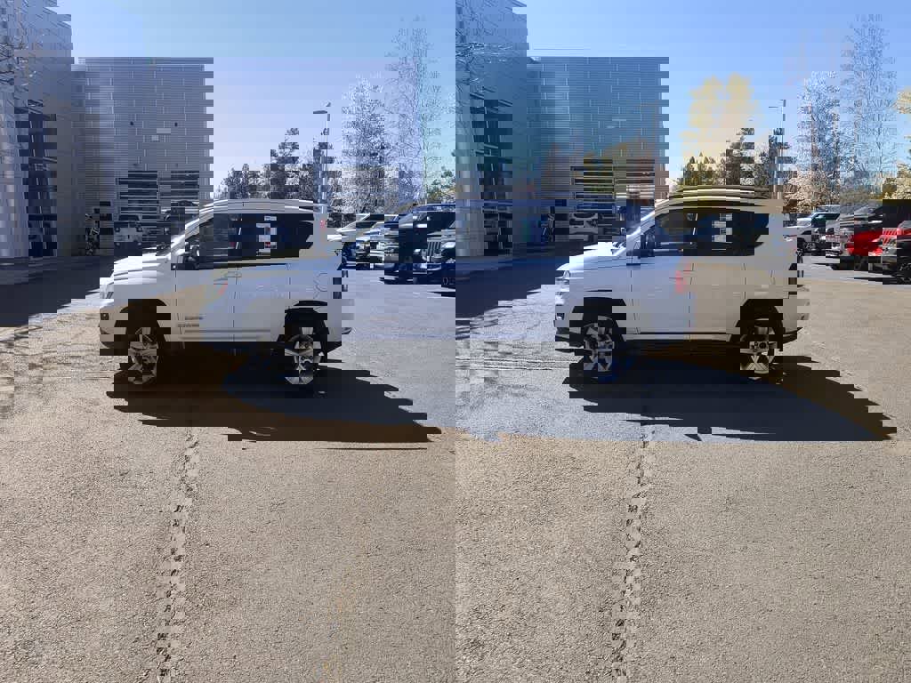 Used 2017 Jeep Compass Sport w/ Power Value Group image 2