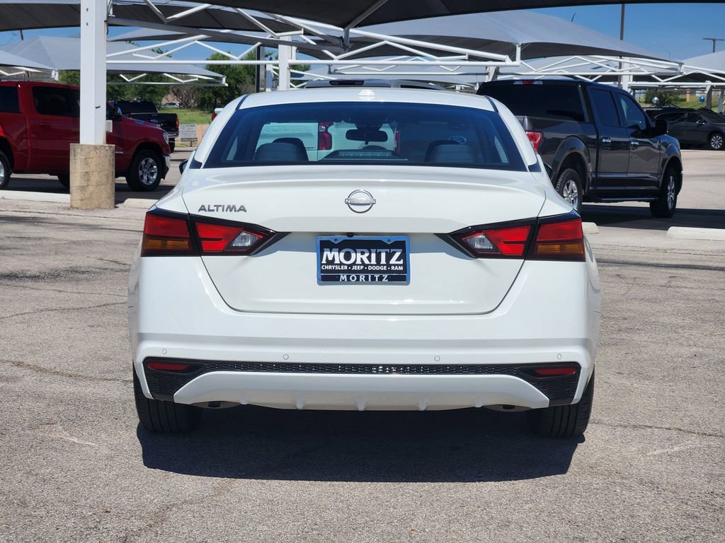 Used 2025 Nissan Altima 2.5 SV FWD image 6