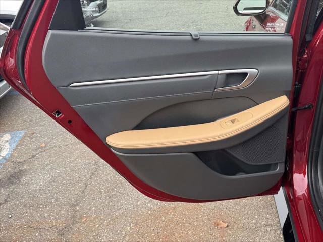 Used 2025 Hyundai Sonata Limited image 9