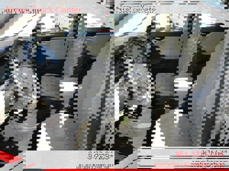 Used 2013 Tesla Model S Performance image 8