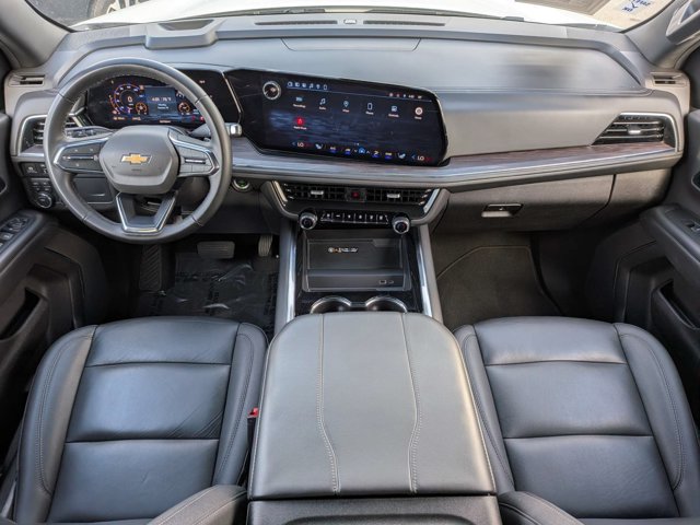 Used 2025 Chevrolet Suburban LT AWD/4WD image 14
