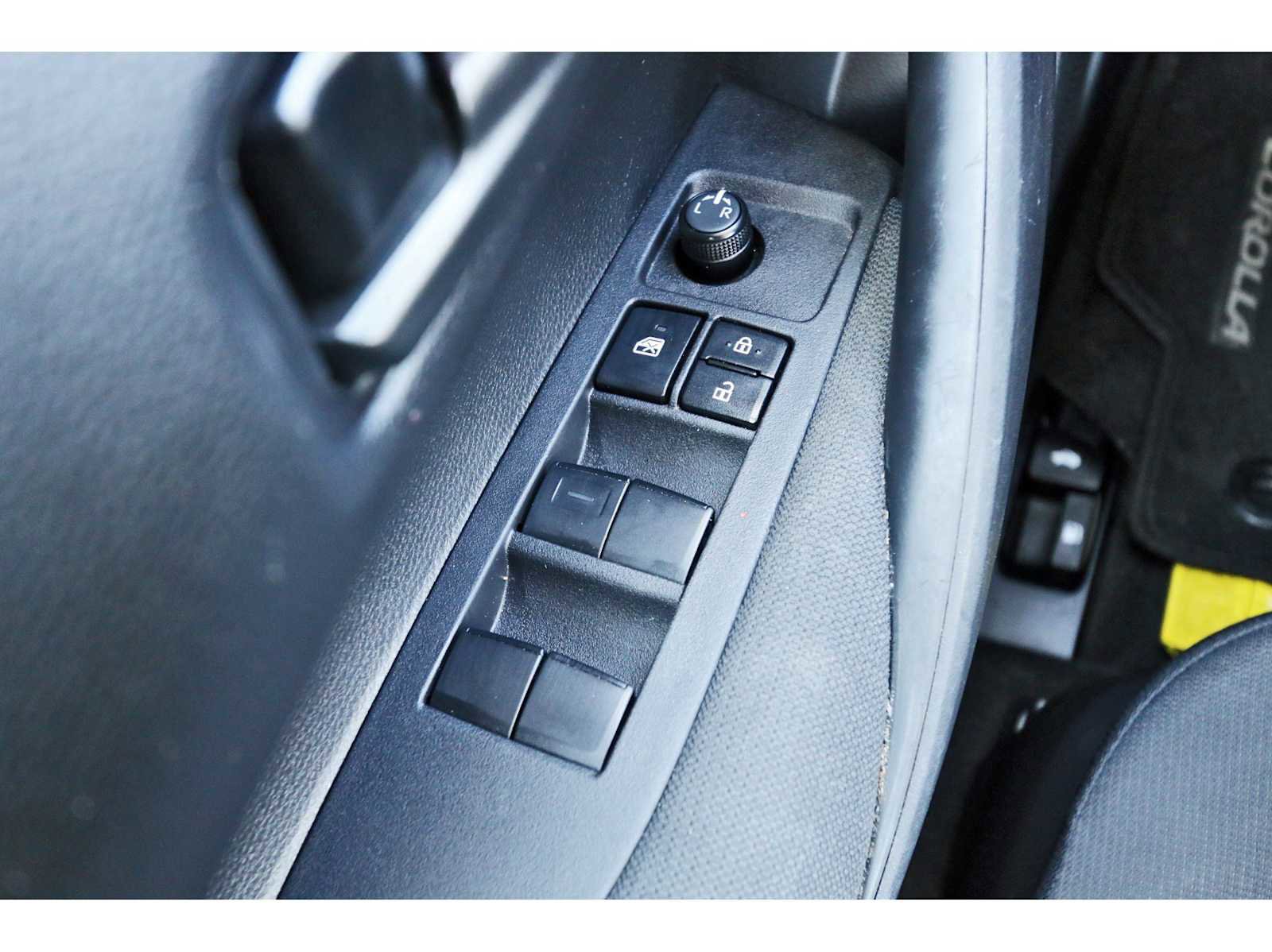 Used 2024 Toyota Corolla LE image 20