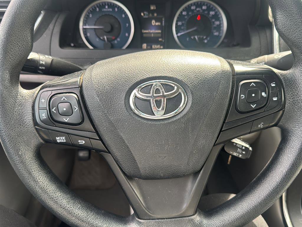 Used 2016 Toyota Camry LE FWD image 4